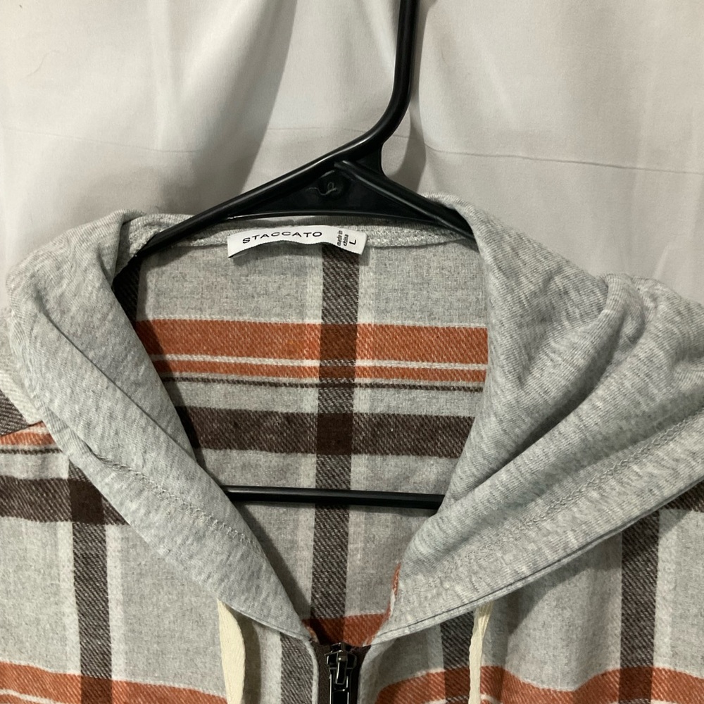 Staccato Womens Fall Plaid Hooded Shacket Size Large Gray Orange Black NWOT - Picture 5 of 13